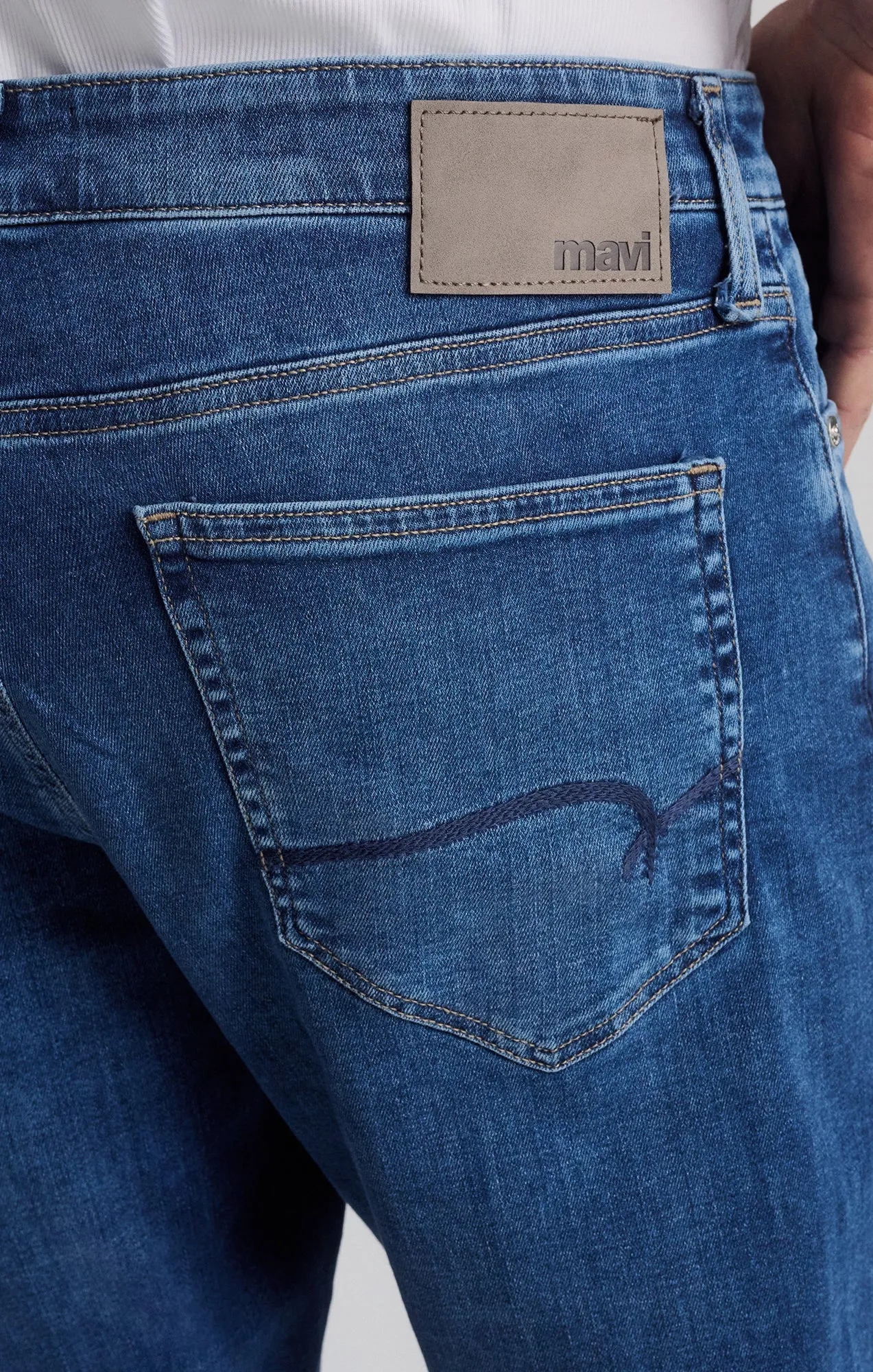 MATT RELAXED STRAIGHT LEG IN DARK BRUSHED FEATHER BLUE