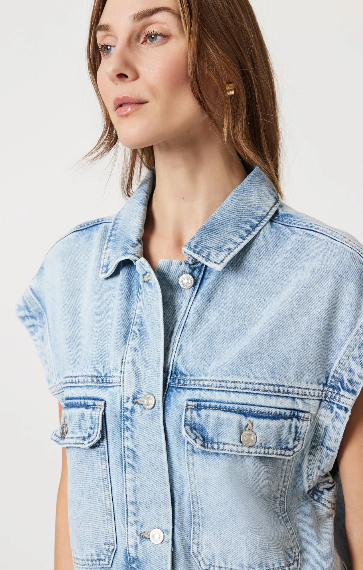 NADIA VEST IN BLEACHED WELL BLUE