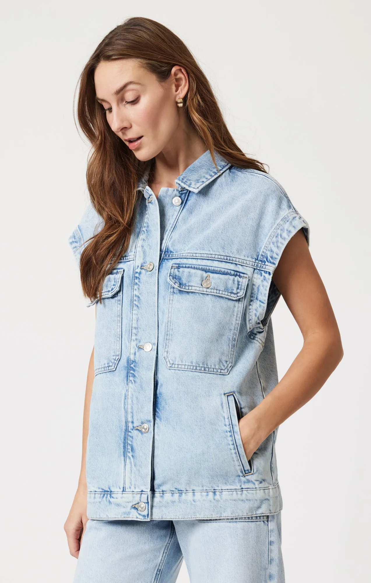 NADIA VEST IN BLEACHED WELL BLUE