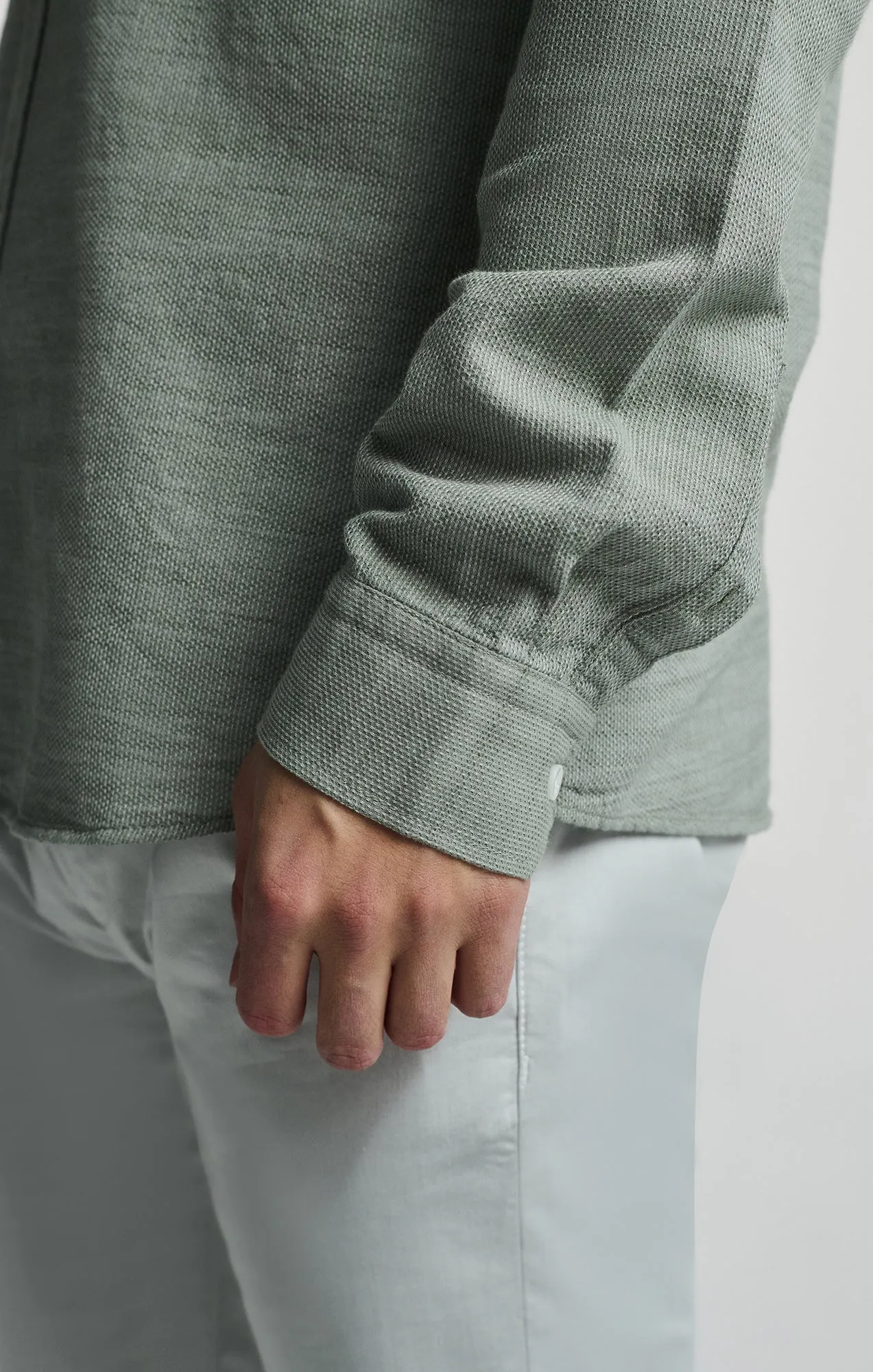 ONE POCKET LONG SLEEVE BUTTON-UP SHIRT IN AGAVE GREEN