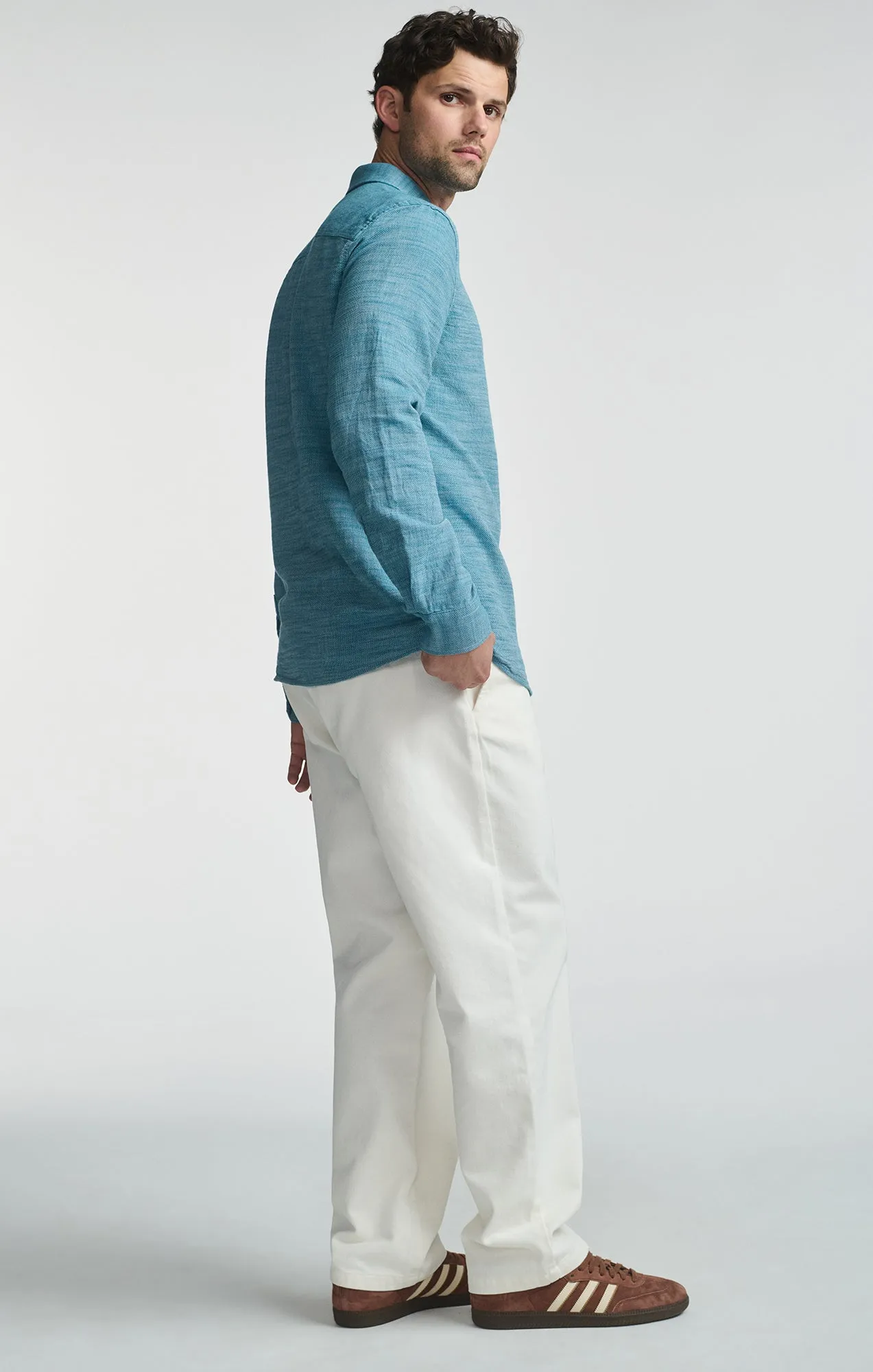 ONE POCKET LONG SLEEVE BUTTON-UP SHIRT IN STORM BLUE