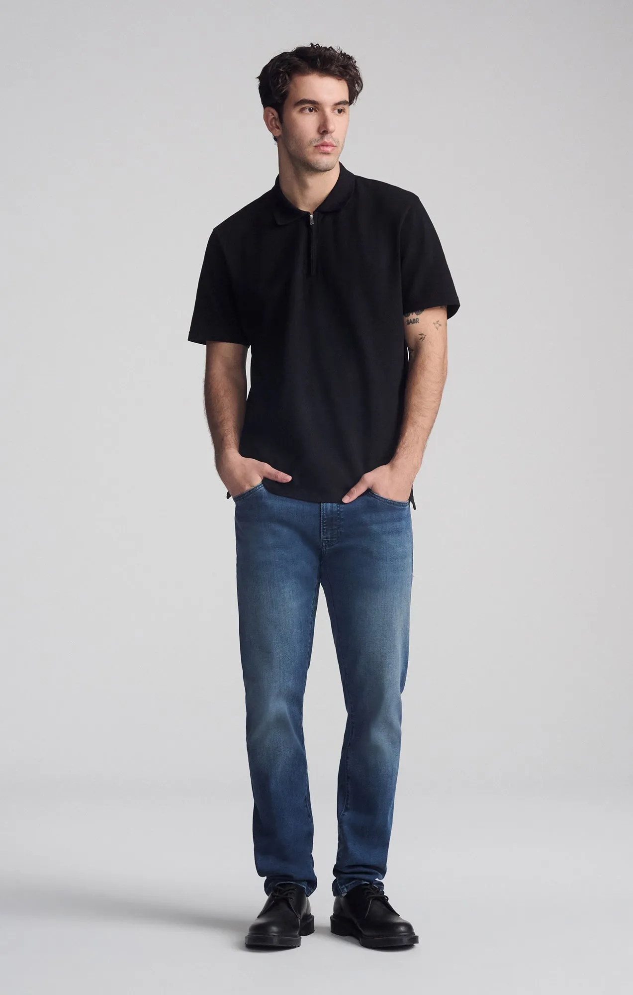 QUARTER ZIP POLO SHIRT IN BLACK