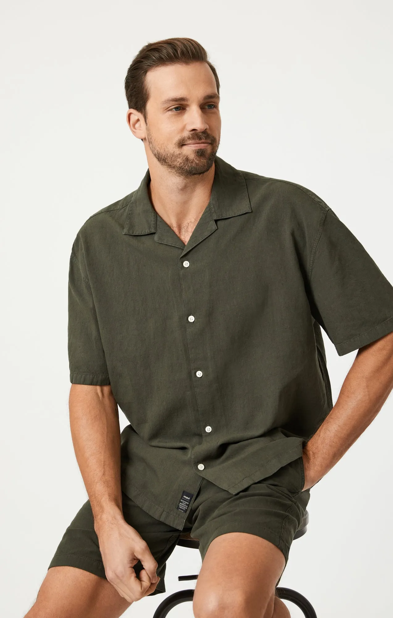 SHORT SLEEVE BUTTON-UP SHIRT IN ASPHALT