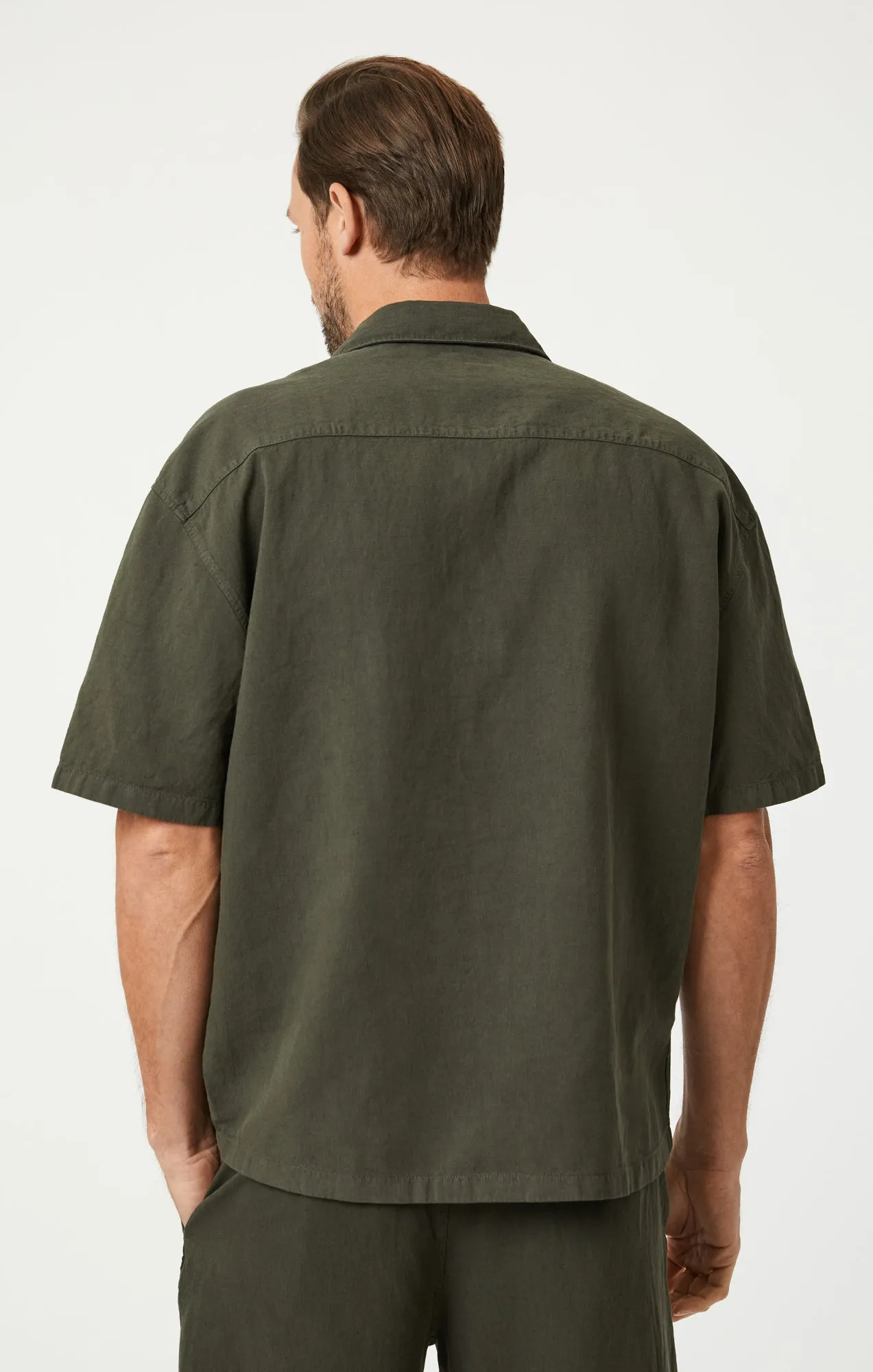 SHORT SLEEVE BUTTON-UP SHIRT IN ASPHALT