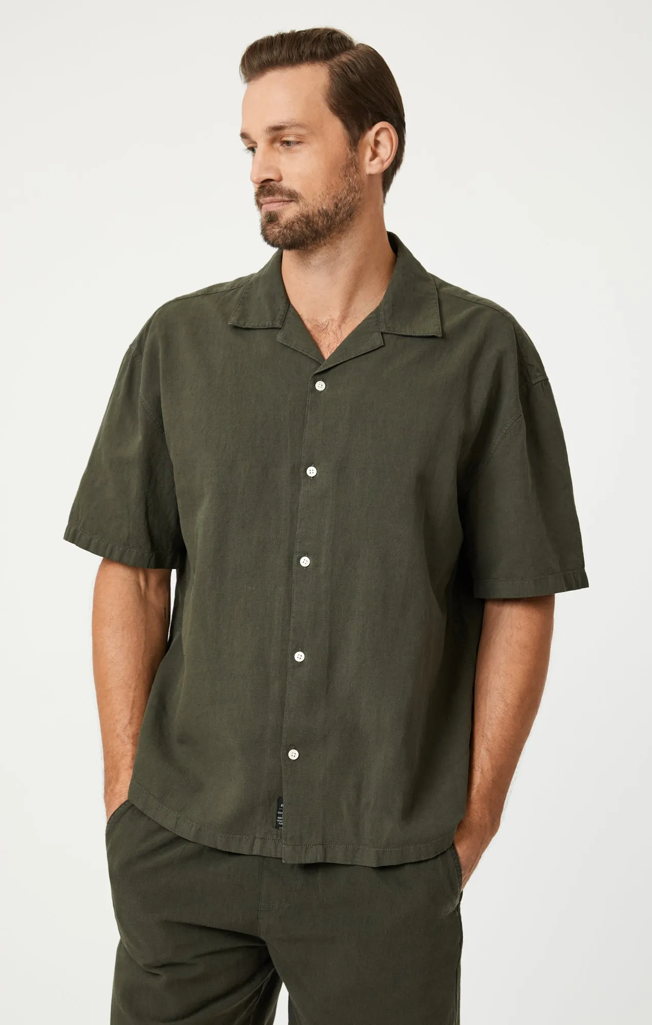 SHORT SLEEVE BUTTON-UP SHIRT IN ASPHALT
