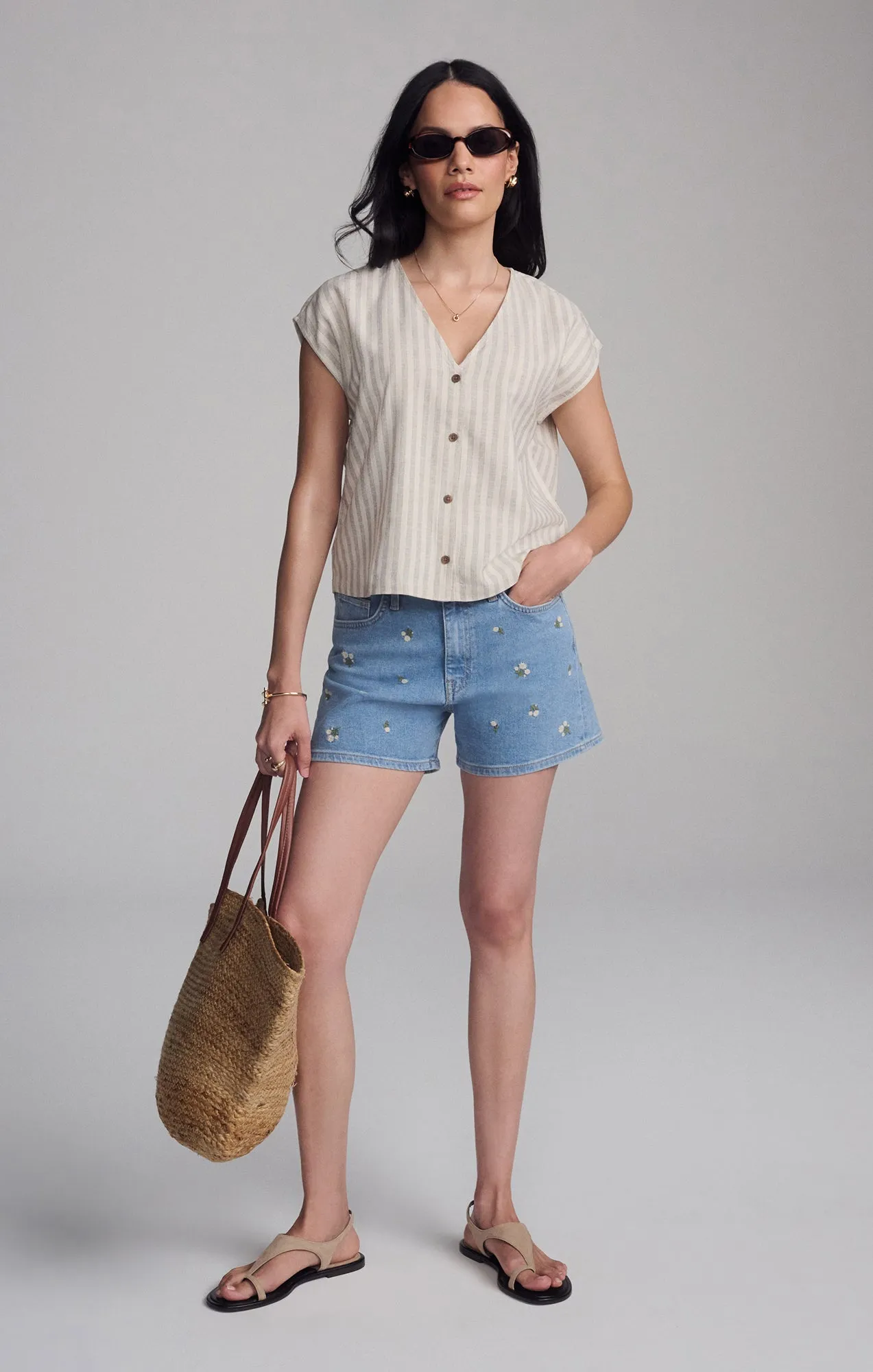 V-NECK SHORT SLEEVE BUTTON SHIRT IN BLACK STRIPE