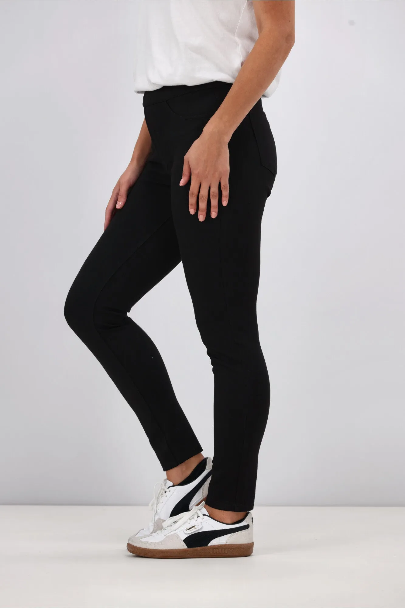 Wakee Denim Moxy Pull On Jean Black