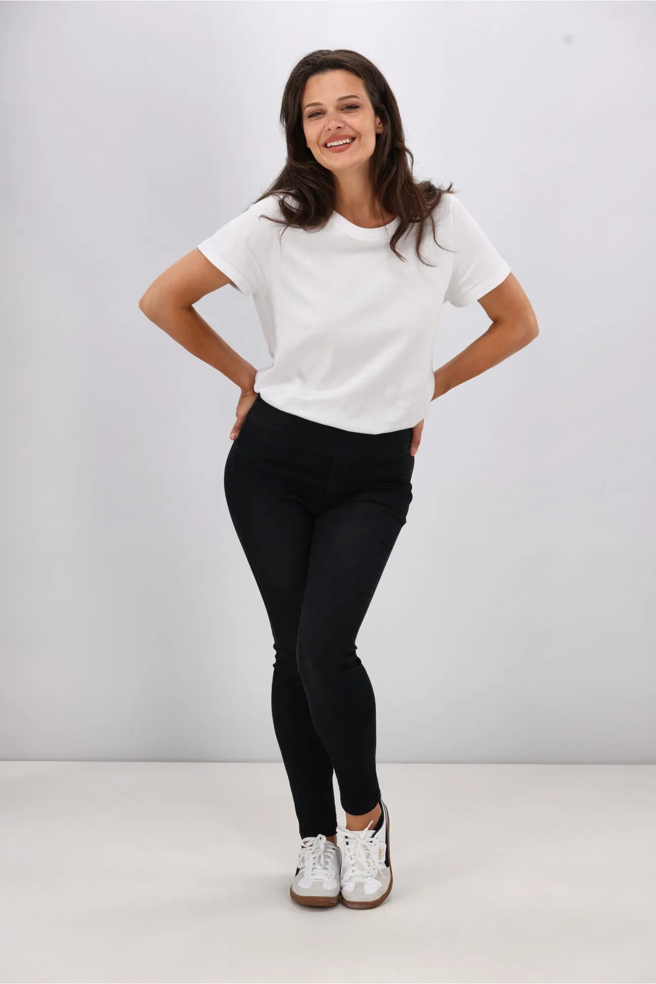 Wakee Denim Moxy Pull On Jean Black