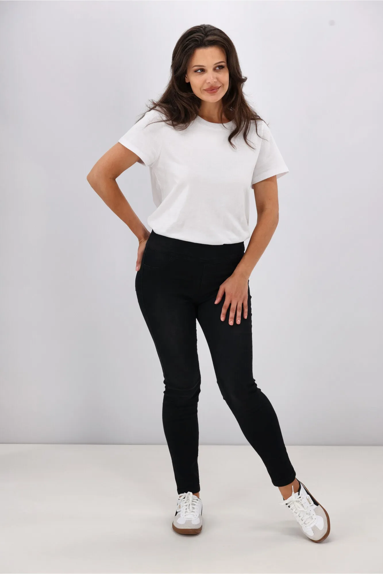 Wakee Denim Moxy Pull On Jean Black