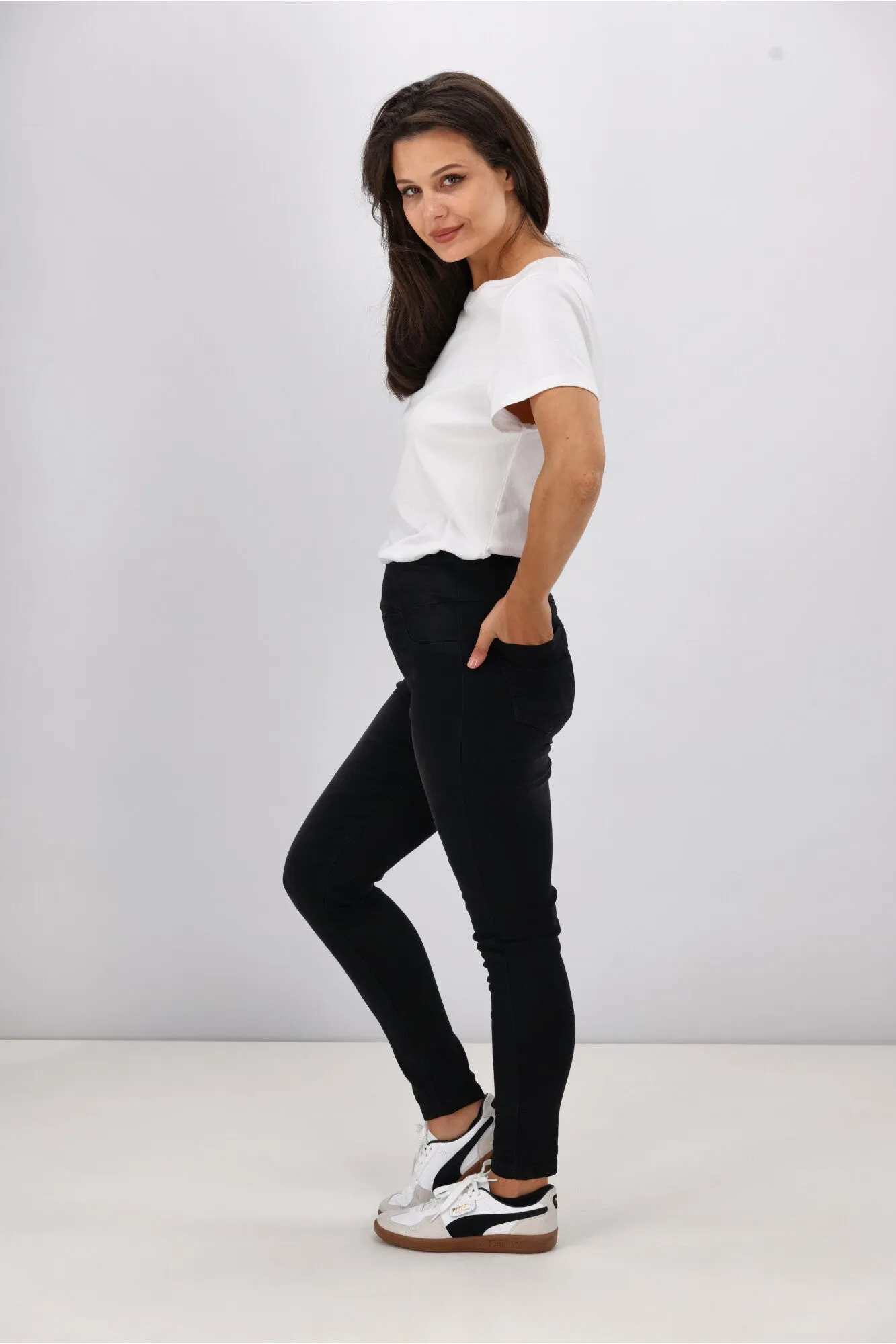 Wakee Denim Moxy Pull On Jean Black